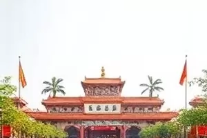 《午夜食堂档》换人公告截图，配深红色标题栏